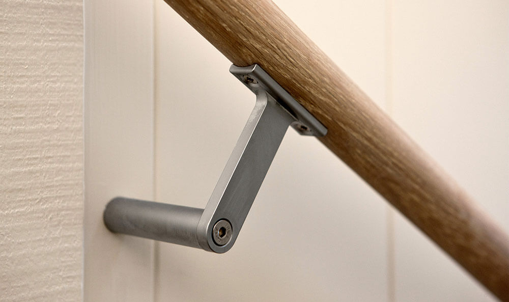 BW22-053_BW-Website_Halliday-Baillie_Products-Stair-Rail-Brackets_011023